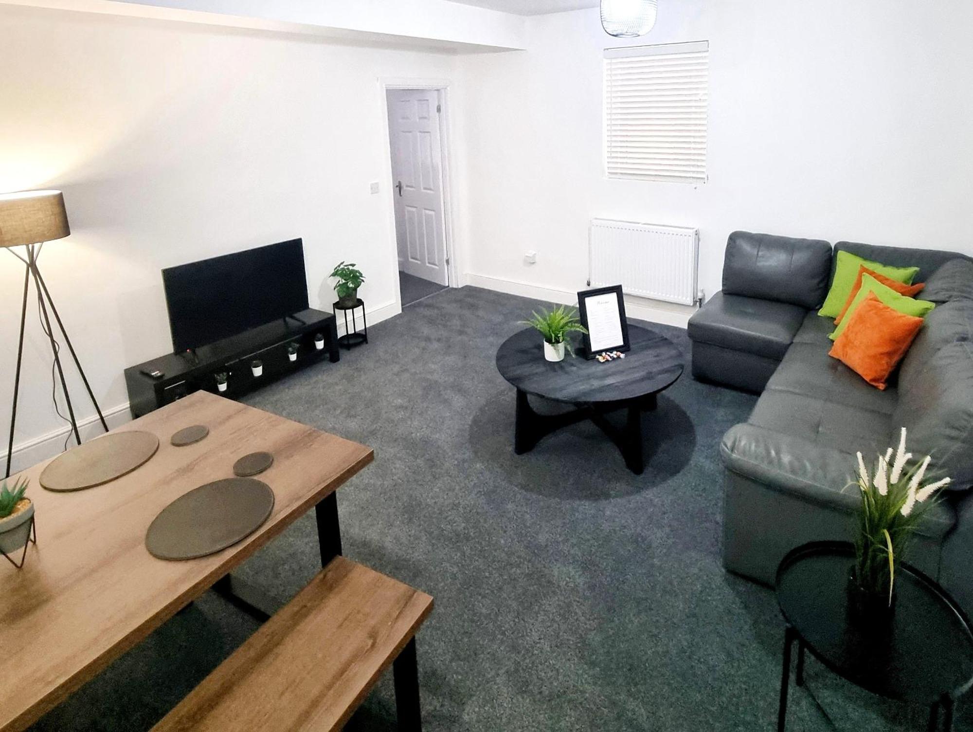 Stylish 2 Bed Apartment With Free Parking, Speed Wifi, Free Parking Колчестер Экстерьер фото