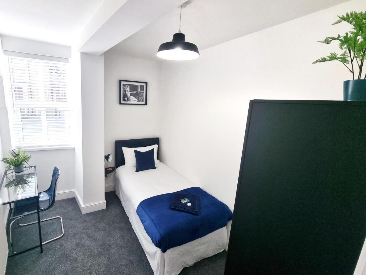 Stylish 2 Bed Apartment With Free Parking, Speed Wifi, Free Parking Колчестер Экстерьер фото
